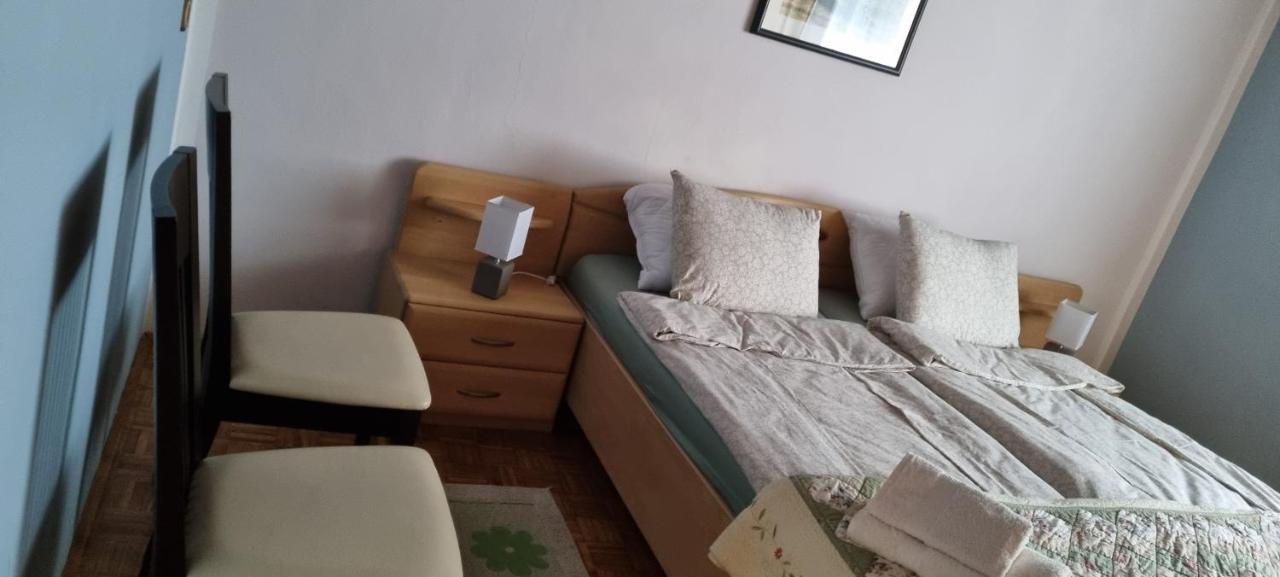 Apartma Zele Postojna Exterior foto